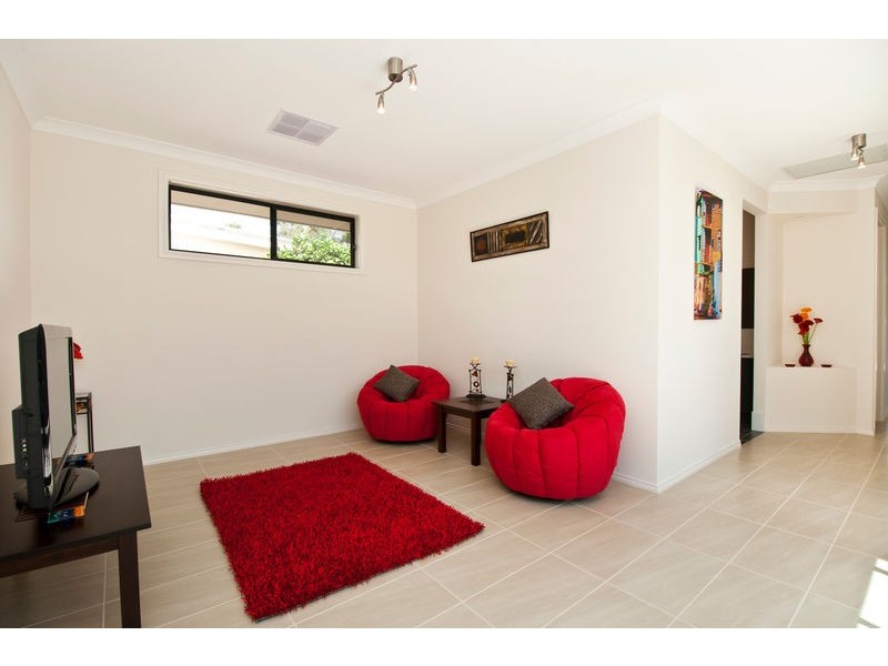 10 Tarranna Avenue, Park Holme SA 5043