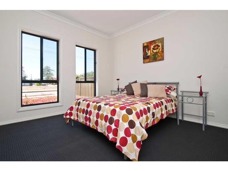 10 Tarranna Avenue, Park Holme SA 5043