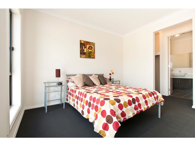 10 Tarranna Avenue, Park Holme SA 5043