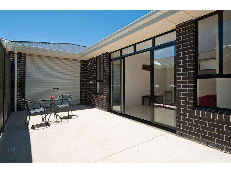 10 Tarranna Avenue, Park Holme SA 5043