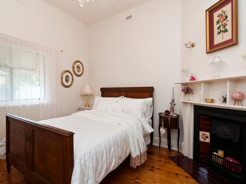 32 Grosvenor Street, Glandore SA 5037