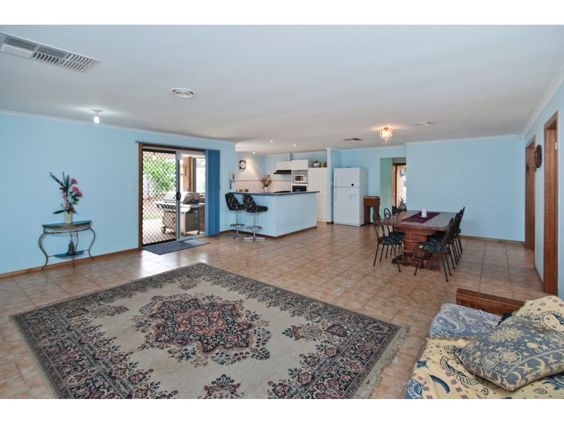1 Taylors Avenue, Morphett Vale SA 5162