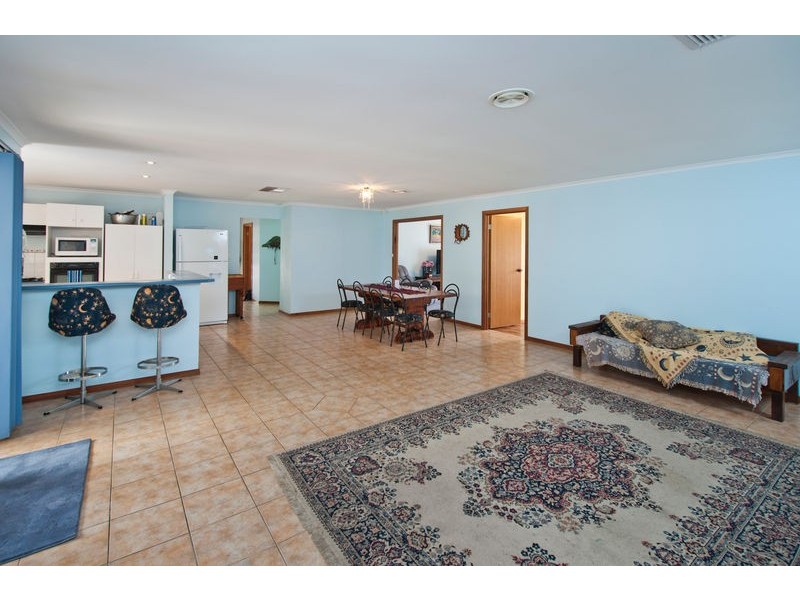 1 Taylors Avenue, Morphett Vale SA 5162