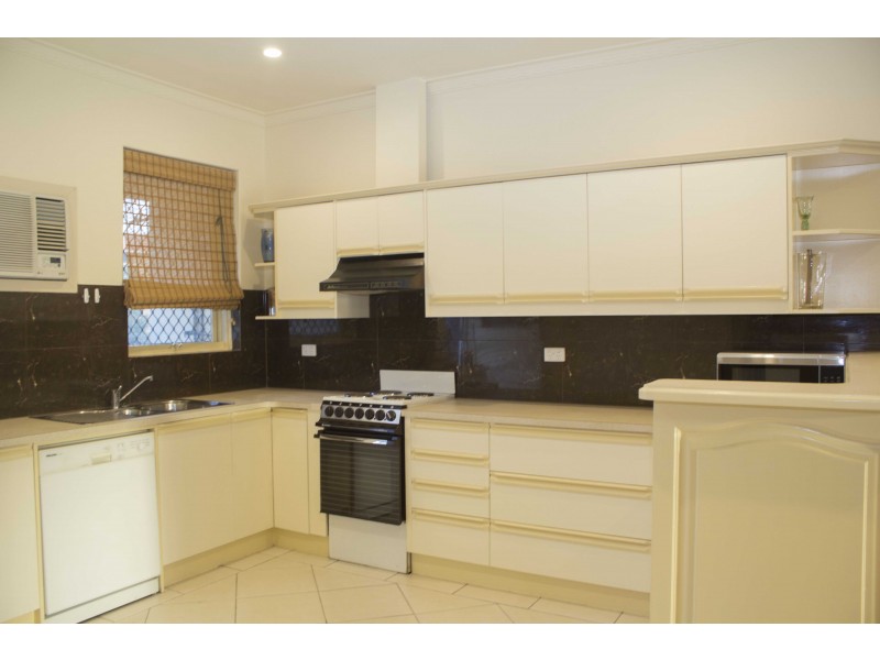 8/11 Adelphi Terrace, Glenelg North SA 5045