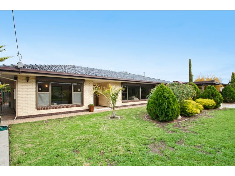 12 Saratoga Drive, Novar Gardens SA 5040