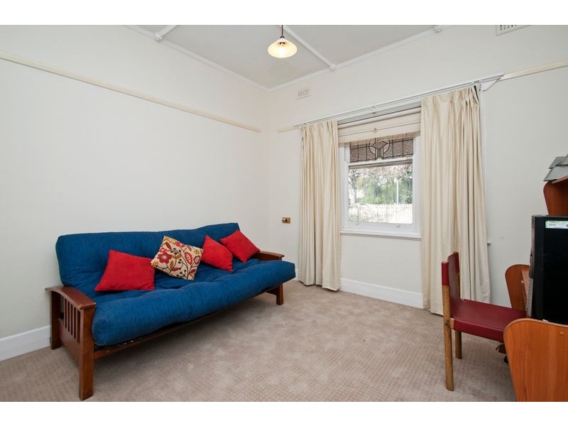 35 Glengyle Terrace, Glandore SA 5037