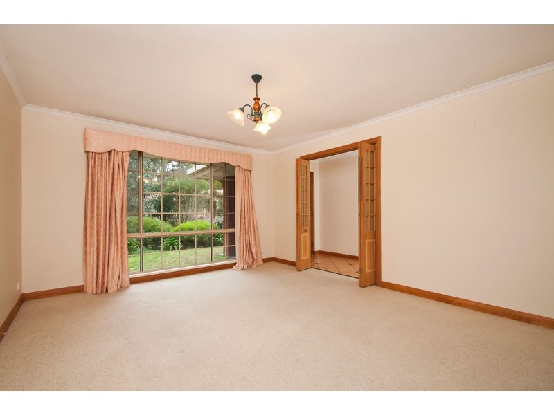 10 Woodland Grove, Aberfoyle Park SA 5159
