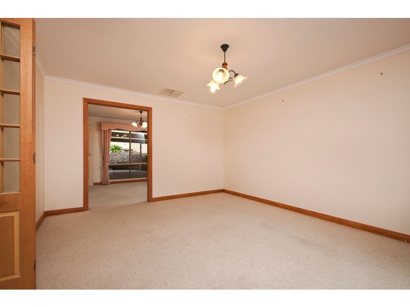 10 Woodland Grove, Aberfoyle Park SA 5159