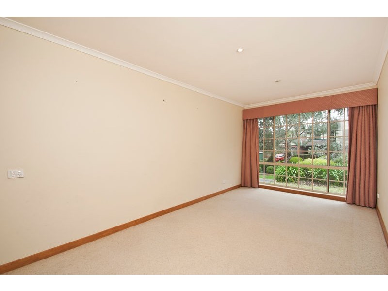 10 Woodland Grove, Aberfoyle Park SA 5159