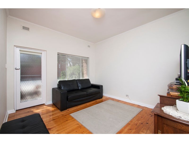 10/34 Almond Grove, Glandore SA 5037