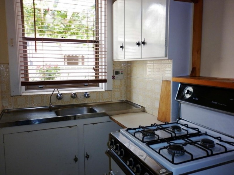 14a Naldera Street, Glandore SA 5037