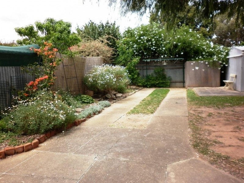 14a Naldera Street, Glandore SA 5037