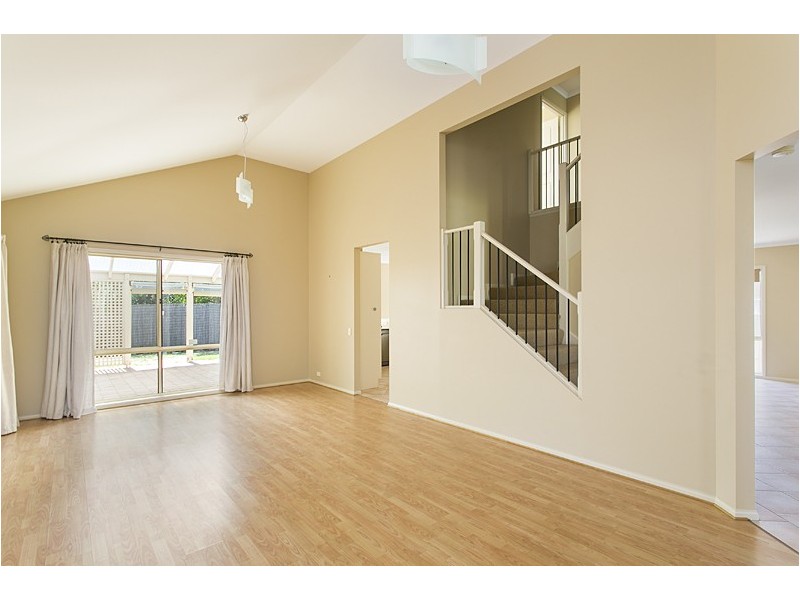 24 Ingleton Drive, Hallett Cove SA 5158