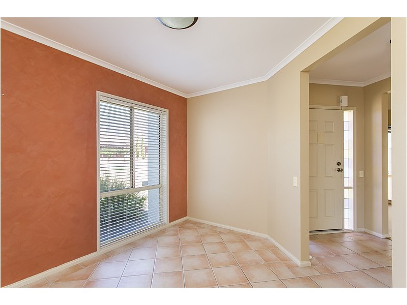 24 Ingleton Drive, Hallett Cove SA 5158