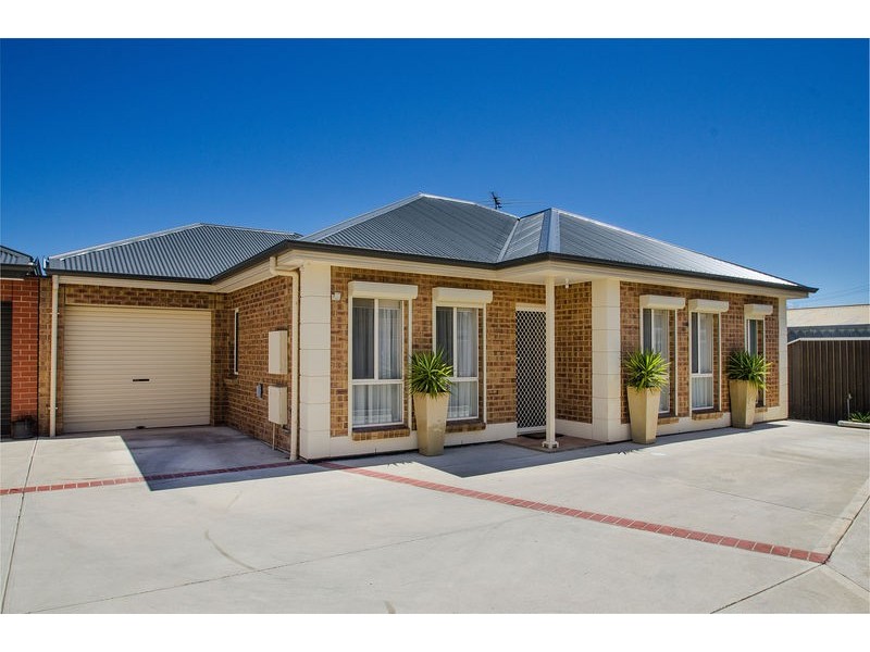 2/12 Cowra Crescent, Park Holme SA 5043