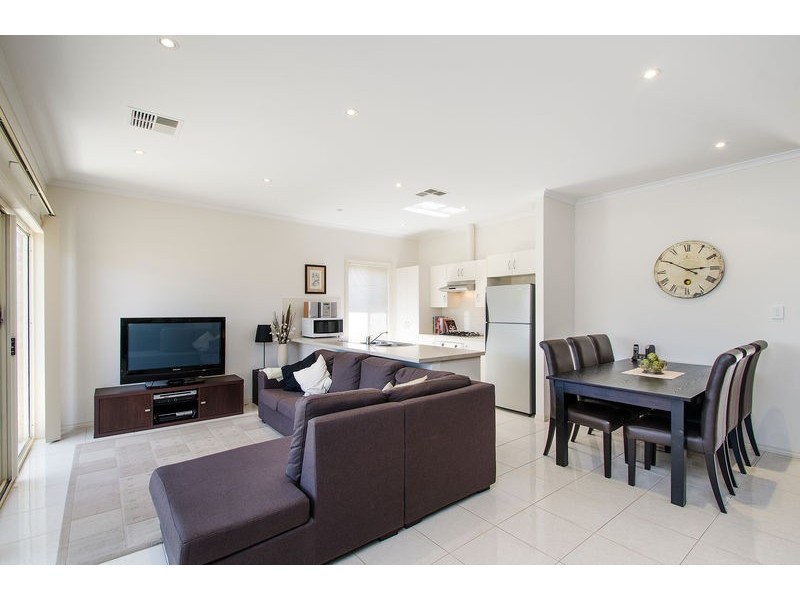 2/12 Cowra Crescent, Park Holme SA 5043