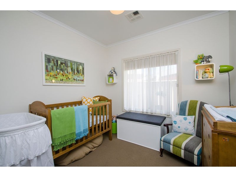 2/12 Cowra Crescent, Park Holme SA 5043