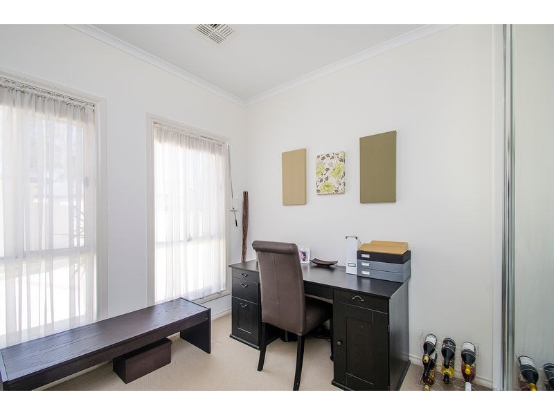 2/12 Cowra Crescent, Park Holme SA 5043