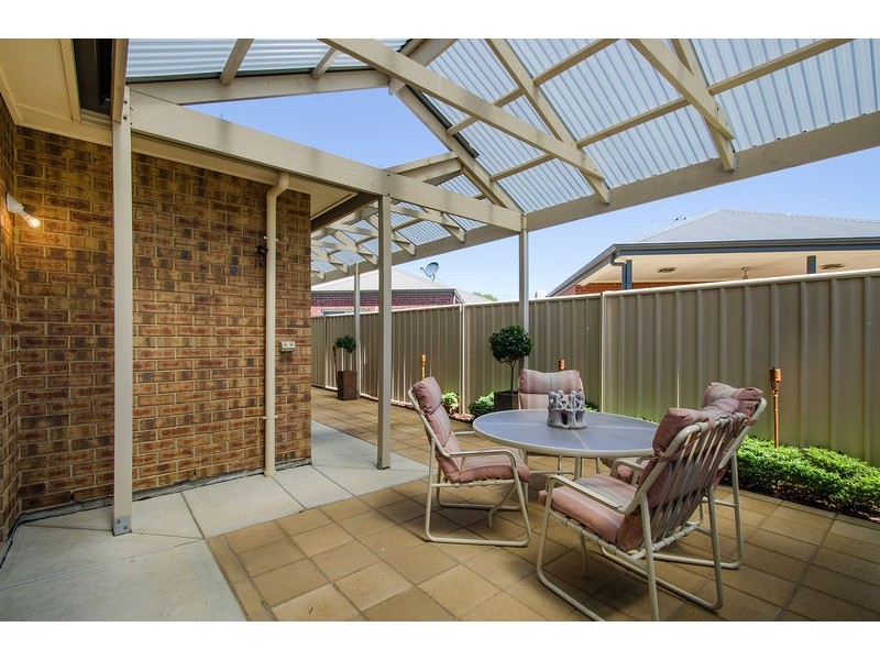 2/12 Cowra Crescent, Park Holme SA 5043