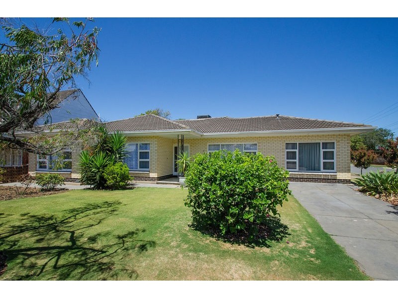 18 Baltic Avenue, West Beach SA 5024