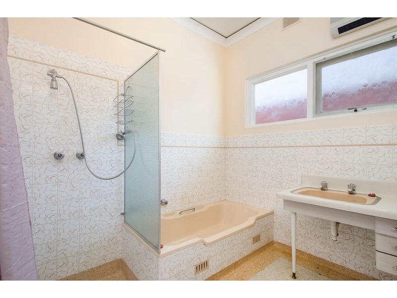 18 Baltic Avenue, West Beach SA 5024