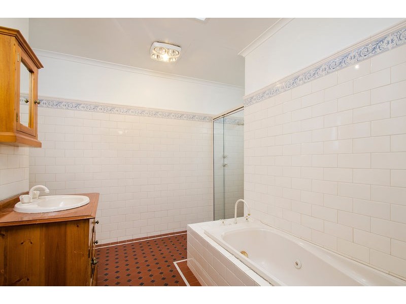 5 Garland Street, Glandore SA 5037