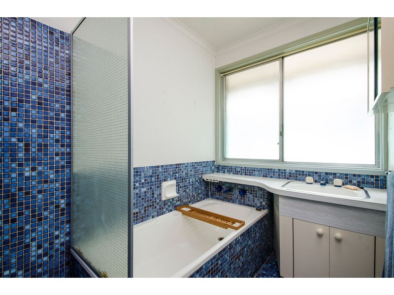 16 Burrington Street, Hallett Cove SA 5158