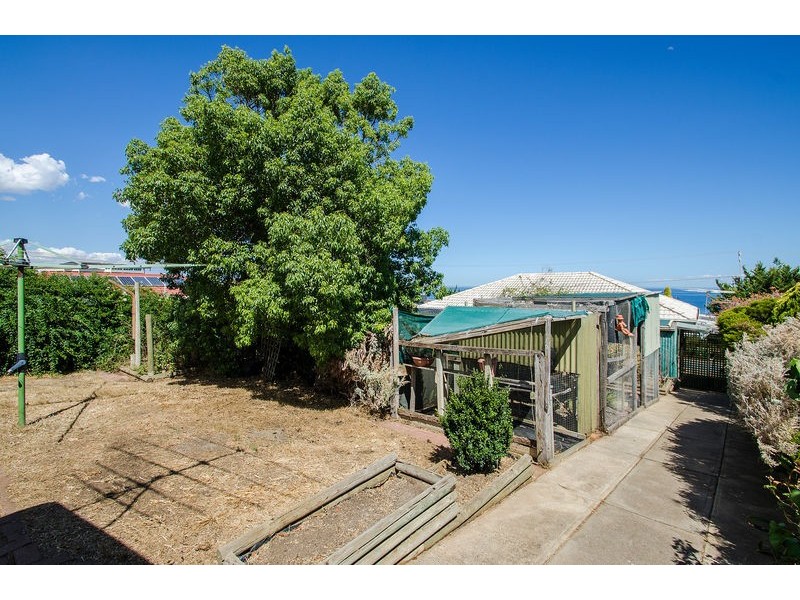 16 Burrington Street, Hallett Cove SA 5158