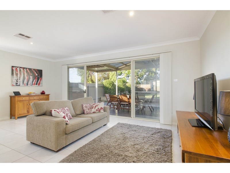 15 Dalkeith Avenue, Dover Gardens SA 5048