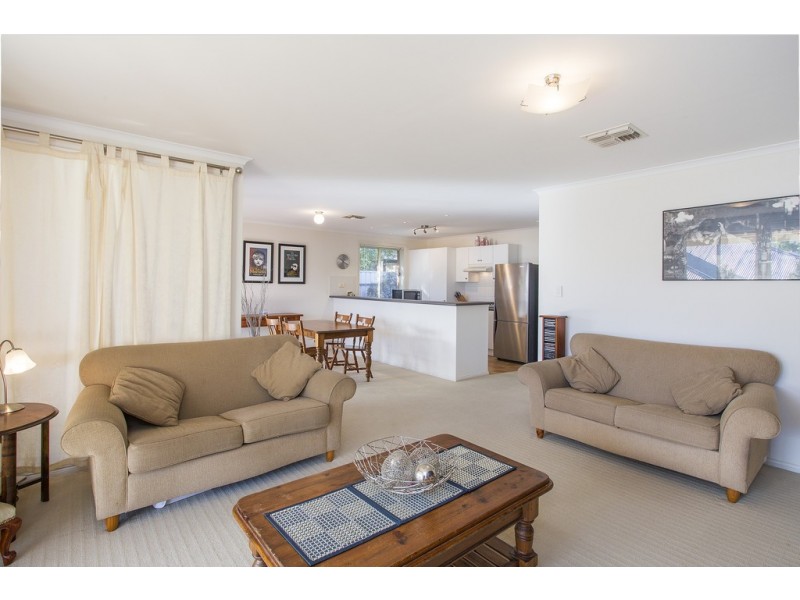 21 Eurunderee Avenue, Seacombe Gardens SA 5047