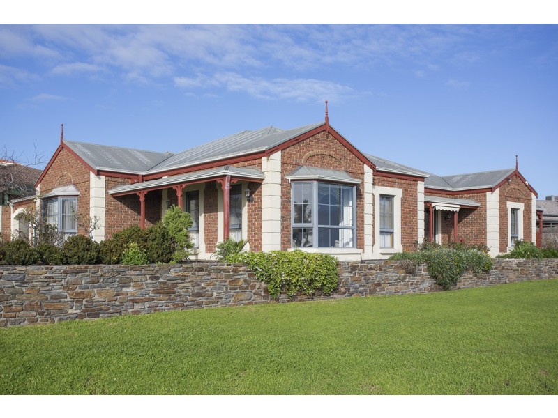 27 Beeches Road, Hallett Cove SA 5158