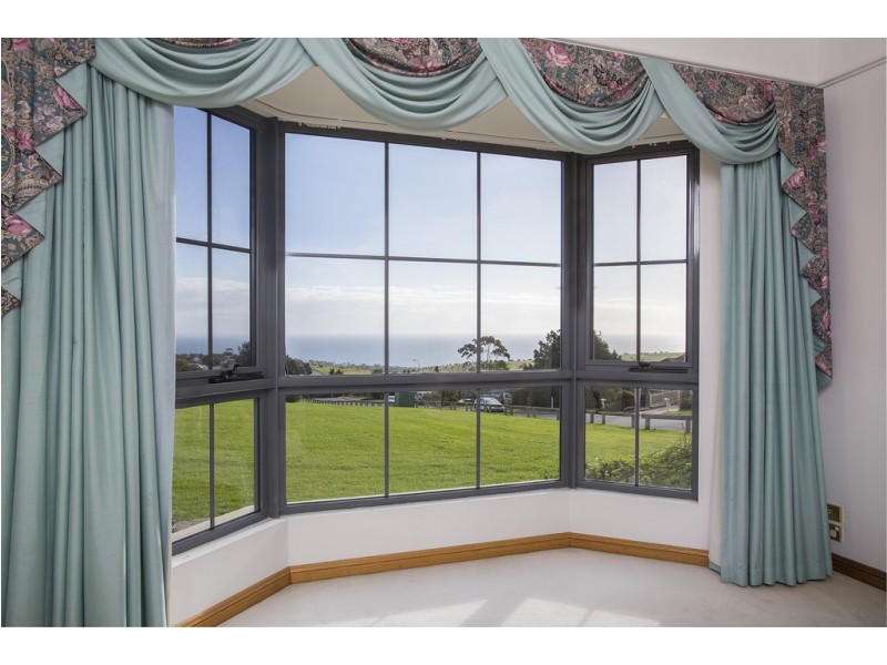 27 Beeches Road, Hallett Cove SA 5158