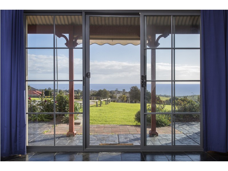 27 Beeches Road, Hallett Cove SA 5158