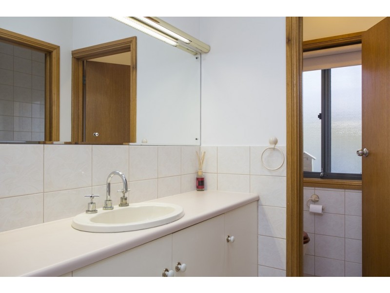 27 Beeches Road, Hallett Cove SA 5158