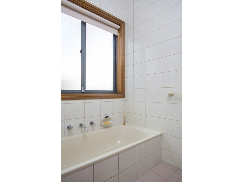 27 Beeches Road, Hallett Cove SA 5158