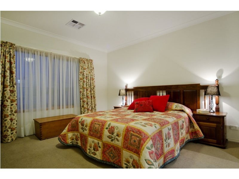 6 Narkunda Street, Glandore SA 5037