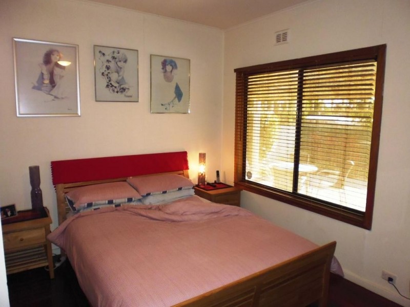 18 Limbert Avenue, Seacombe Gardens SA 5047