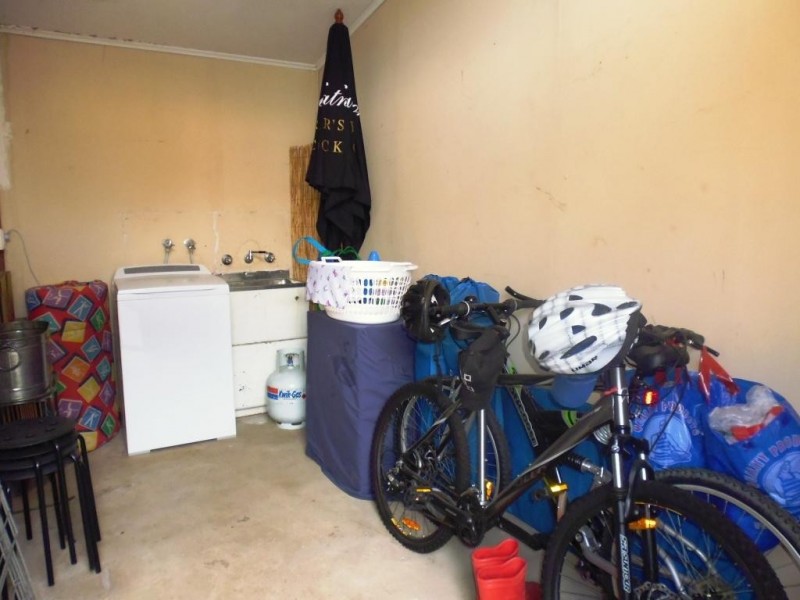 18 Limbert Avenue, Seacombe Gardens SA 5047