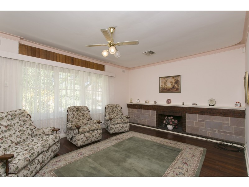 2 Sunset Crescent, Grange SA 5022