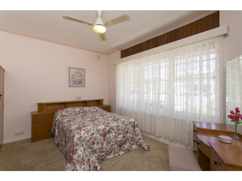 2 Sunset Crescent, Grange SA 5022