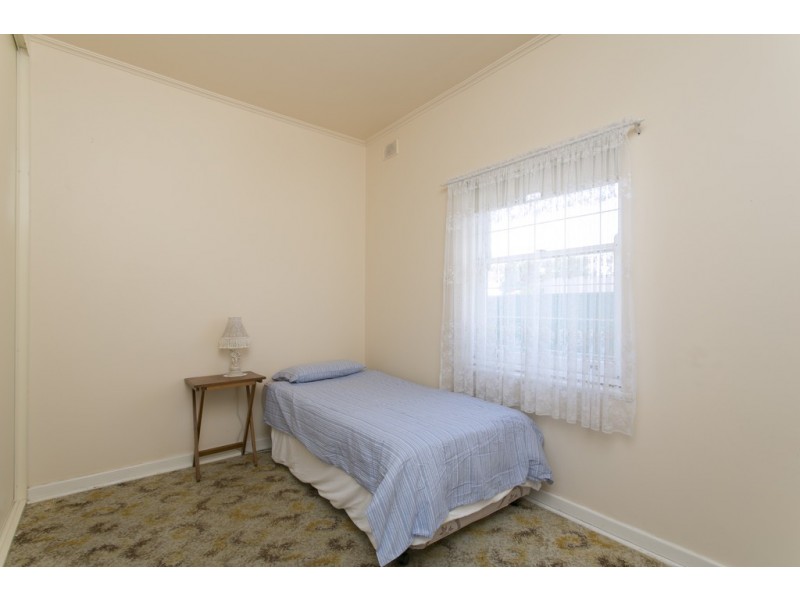 2 Sunset Crescent, Grange SA 5022