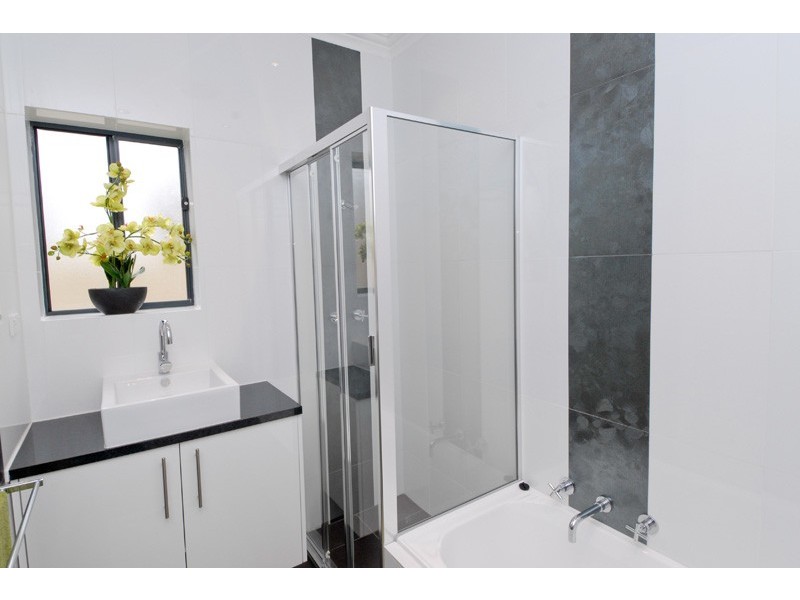 94 Raglan Avenue, South Plympton SA 5038