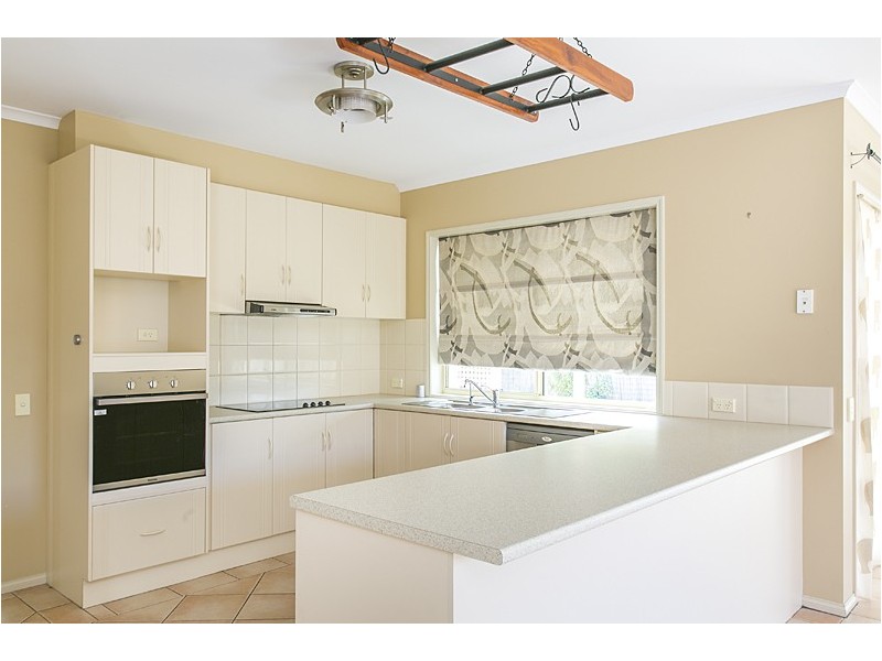 24 Ingleton Drive, Hallett Cove SA 5158