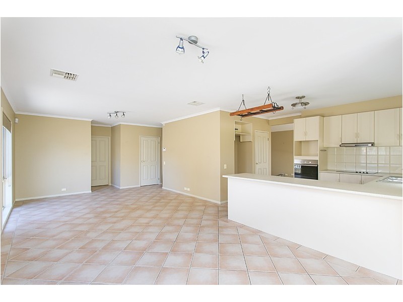 24 Ingleton Drive, Hallett Cove SA 5158
