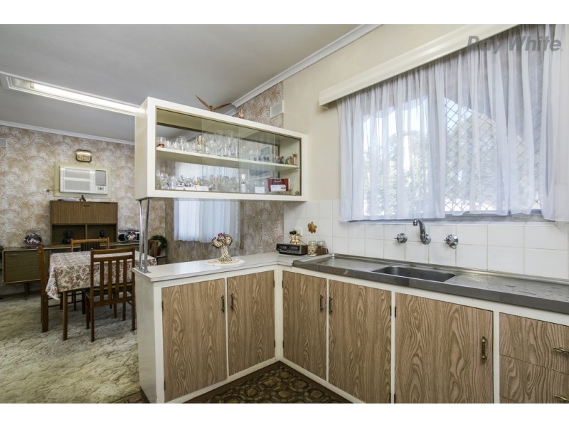 18 Nilpena Avenue, Park Holme SA 5043