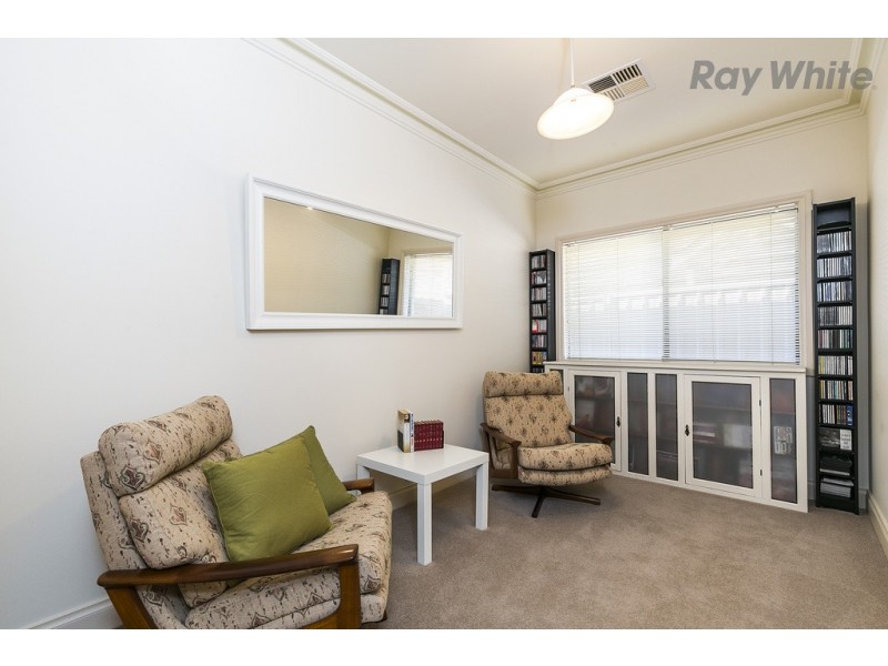 10 Moorfield Terrace, Allenby Gardens SA 5009