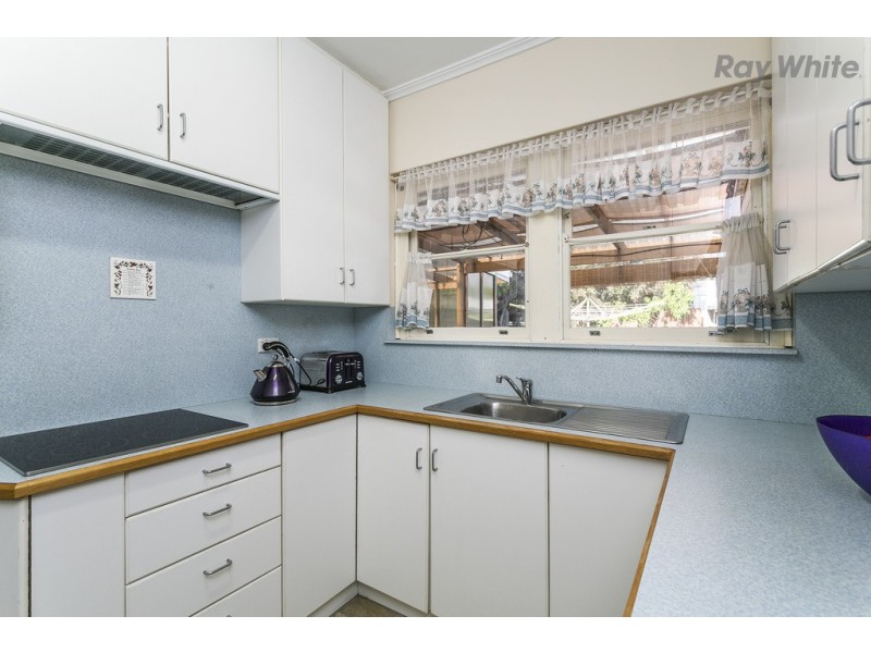 8 The Parkway, Sturt SA 5047