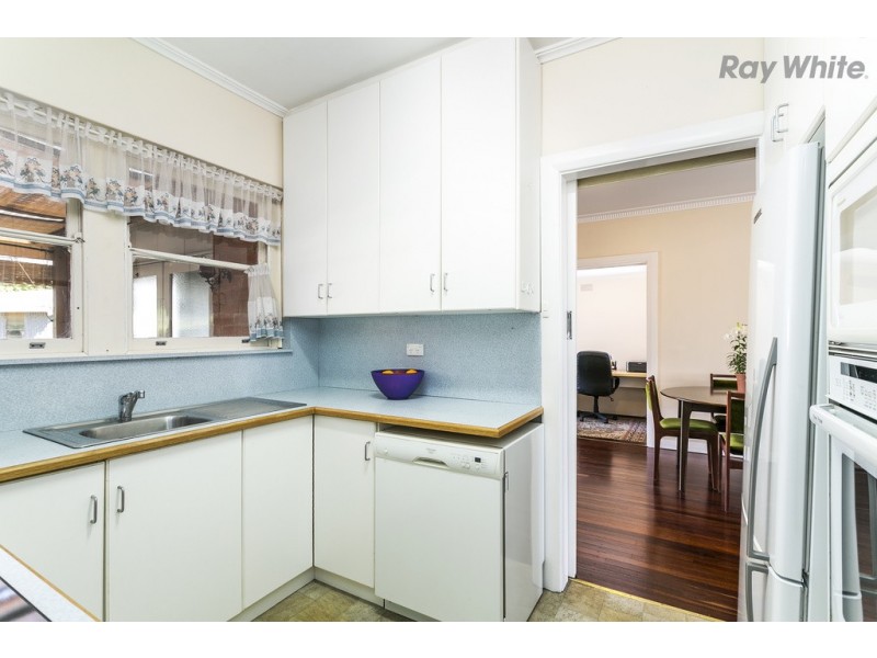 8 The Parkway, Sturt SA 5047