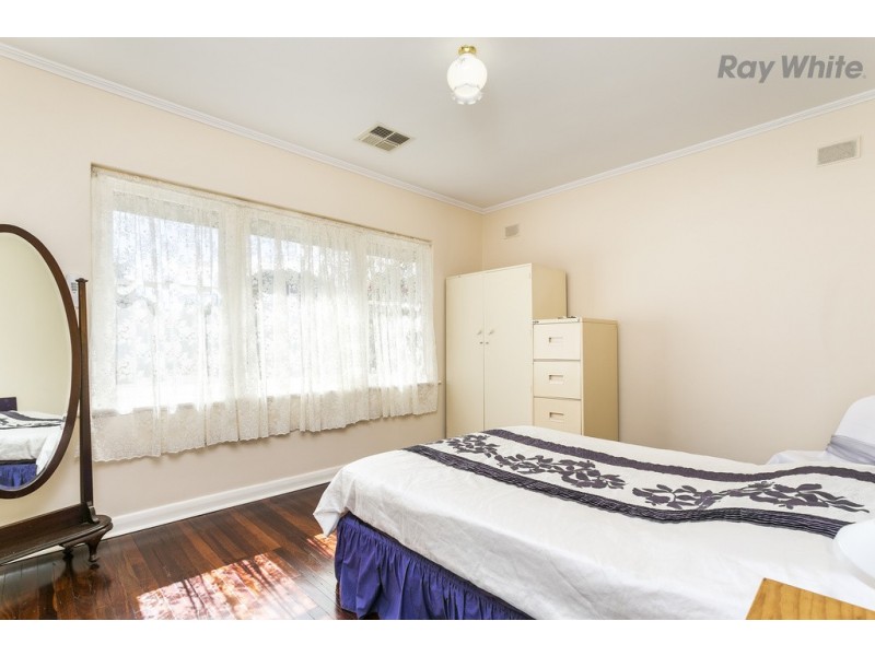 8 The Parkway, Sturt SA 5047