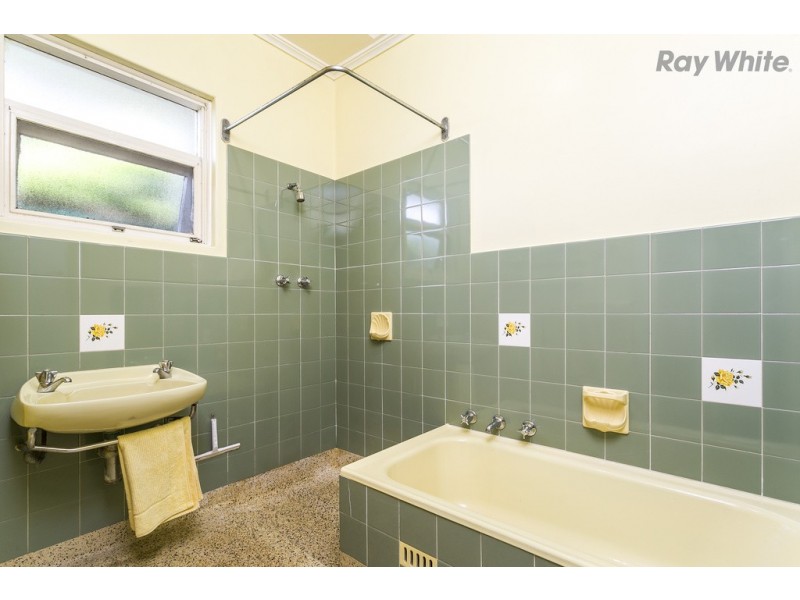 8 The Parkway, Sturt SA 5047